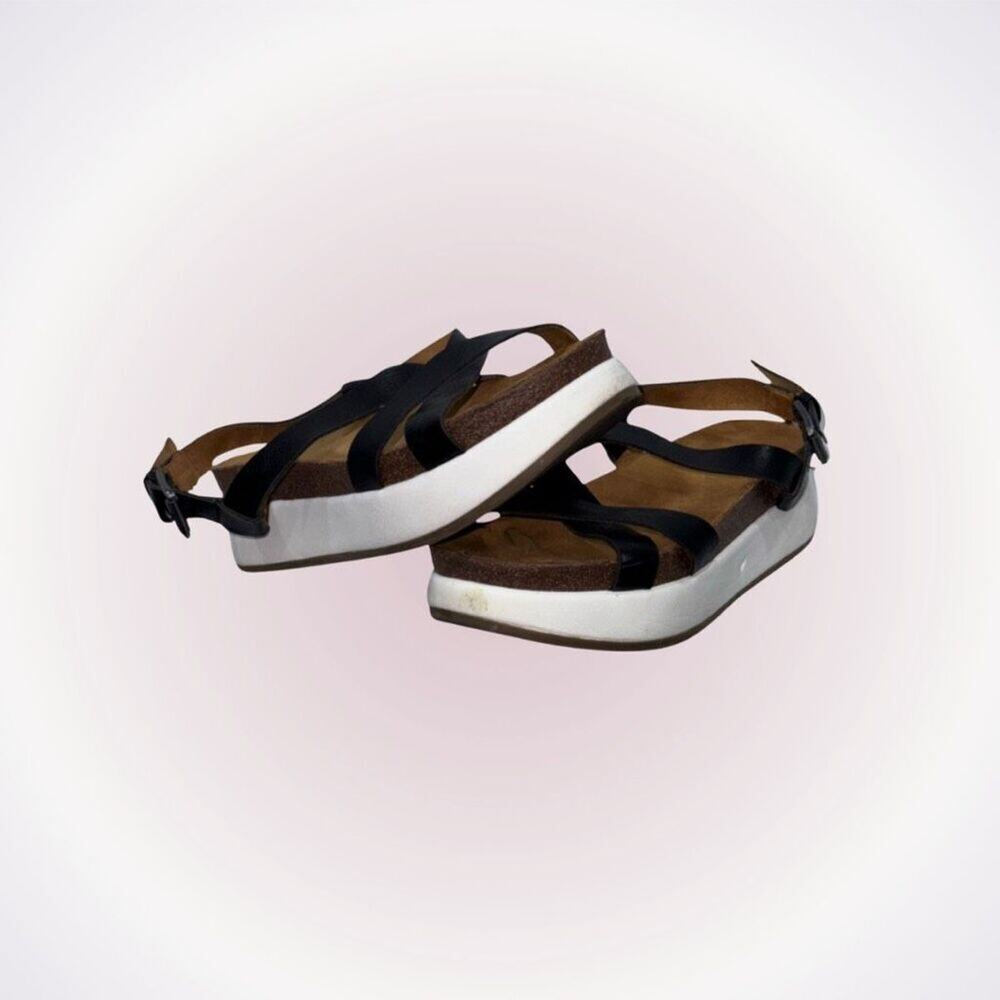 Crown Vintage Black Strappy Sandals | Sz 7M